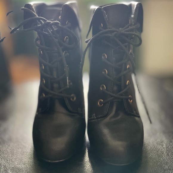 Booties - Picture 4 of 4